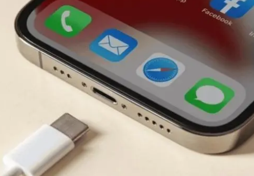 嘉陵苹果15维修分享iPhone15改USB-C接口后能和安卓用户互借充电器吗 